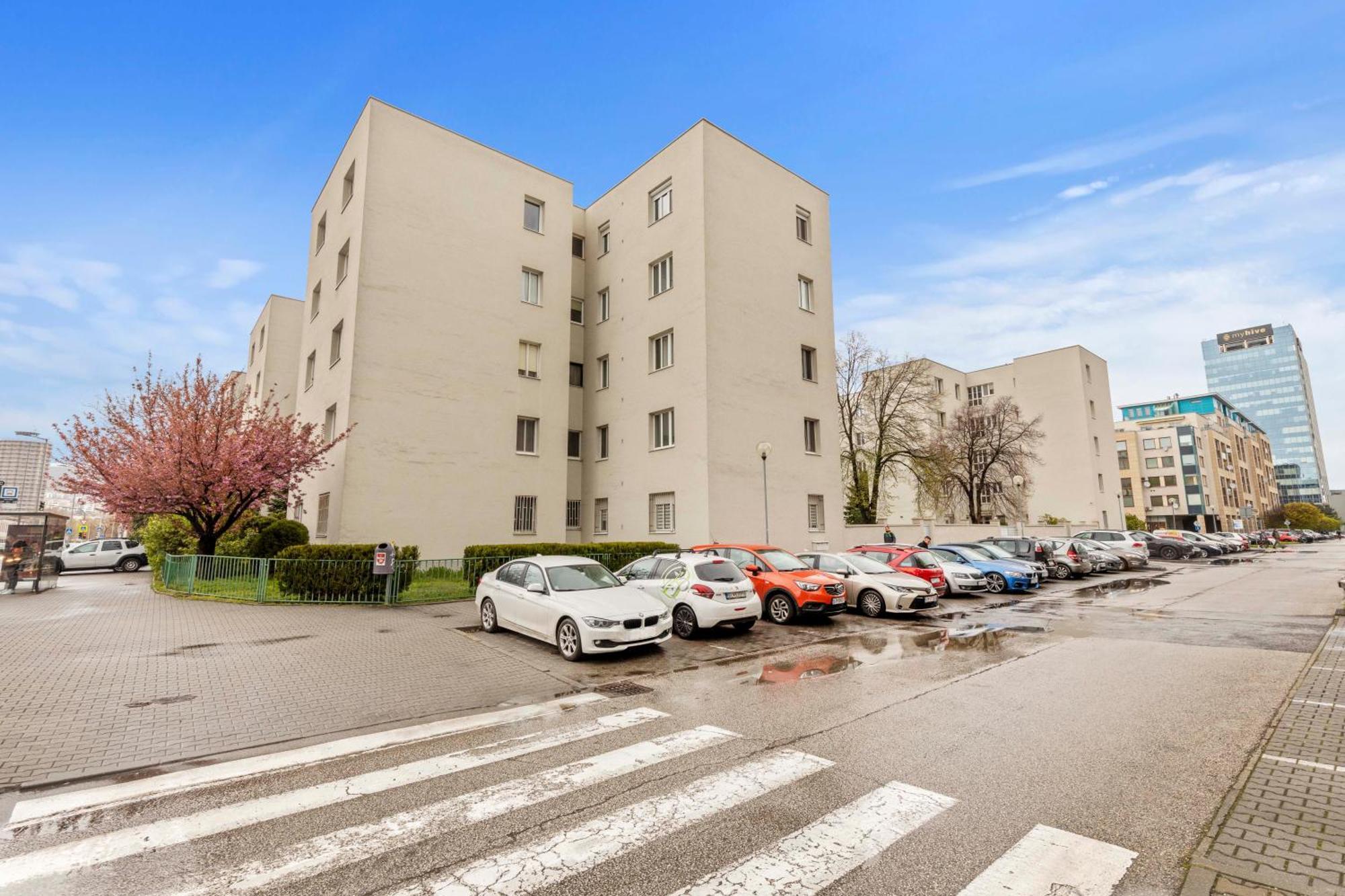 Apartament Easy Finance In
